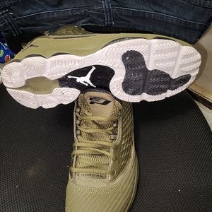 Zapatos deportivos 10.5 Hombres.